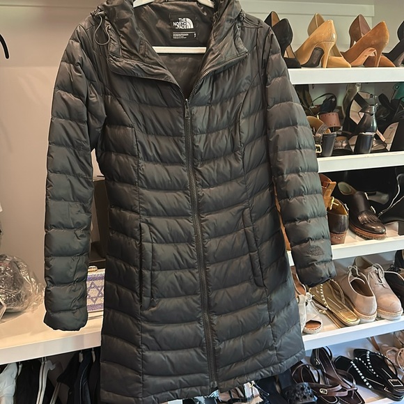 North Face knee-length jacket perfect for Fall - Picture 1 of 3